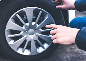 車検前のセルフチェック3・タイヤがはみ出ていないか