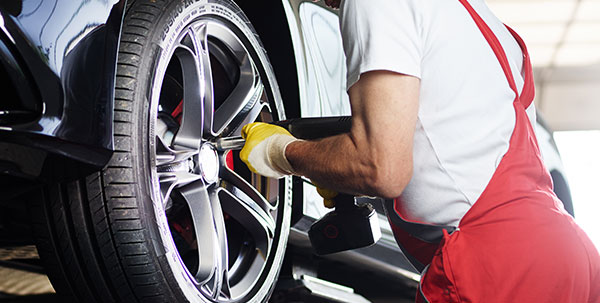 タイヤ交換(イメージ)